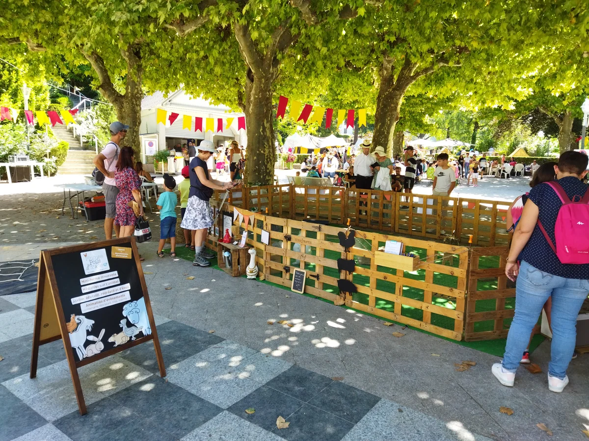 Installation de la mini-ferme itinérante pour une collectivité locale